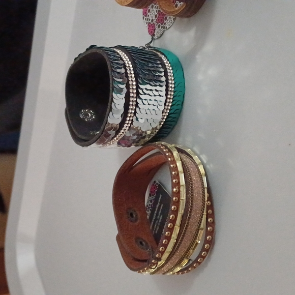 Lot of 4 bracelets cuffs, snap bracelets - Picture 2 of 3